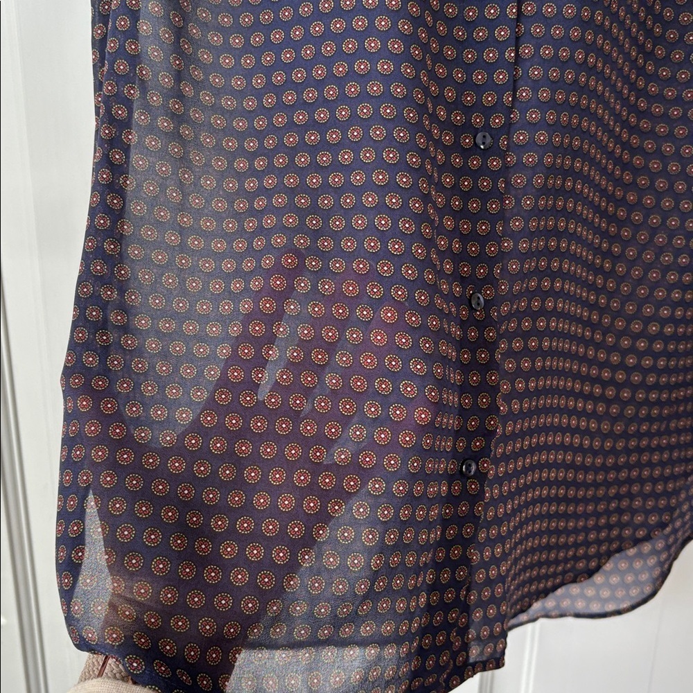 H&M Sleeveless Dark Blue Patterned Blouse Buttons and Collar size 10 large - Picture 3 of 5